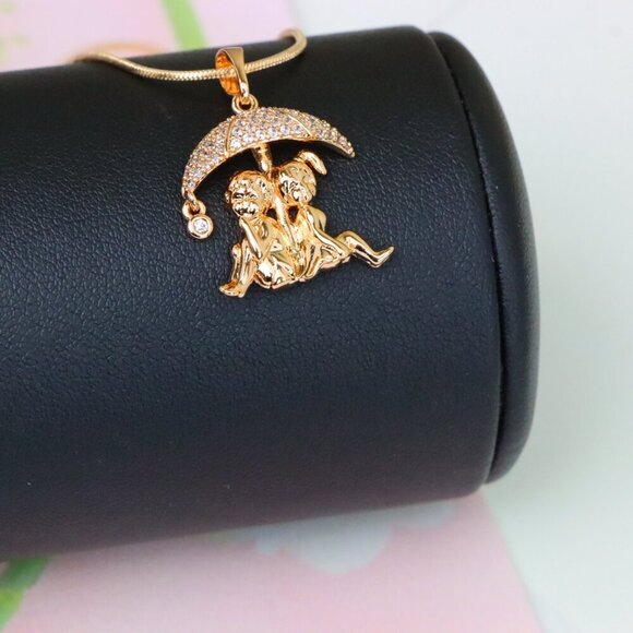 "Adorable Couple Under Umbrella Rose Gold Pendant, XPPT1316 - Picture 5 of 12